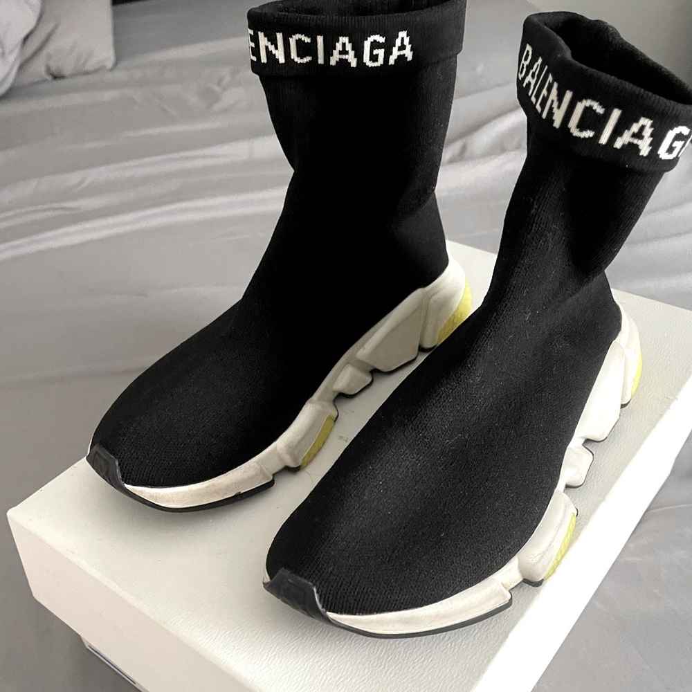 Authentic Women’s Balenciaga Speed Knit Sneakers Size 40